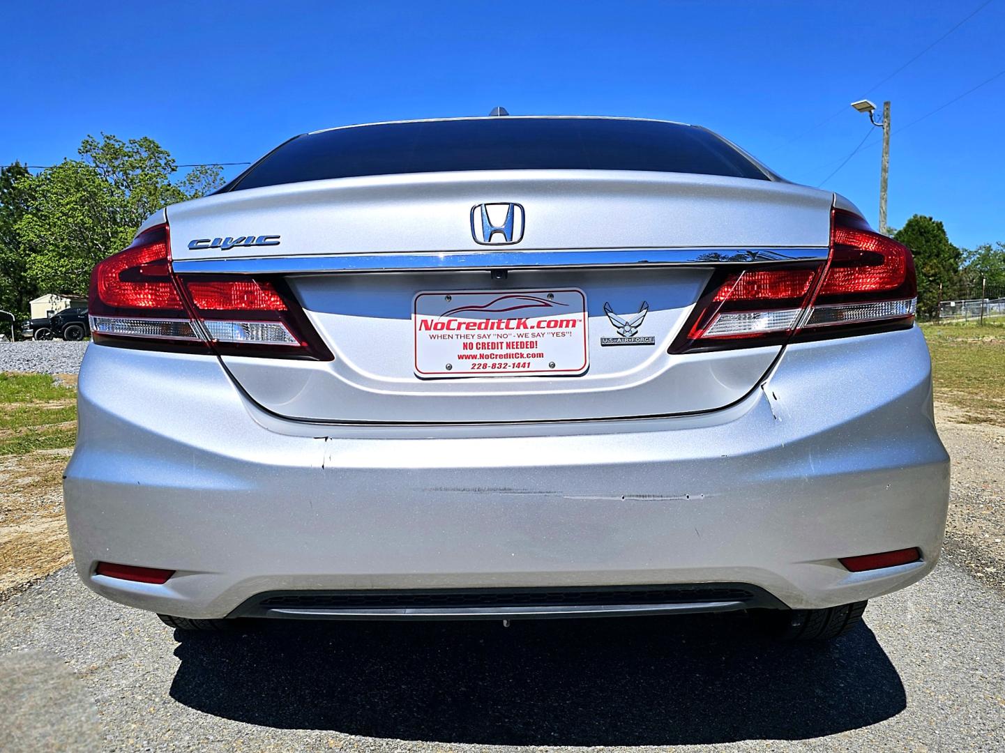 2013 Silver Honda Civic EX-L Sedan 5-Speed AT (2HGFB2F94DH) with an 1.8L L4 SOHC 16V engine, 5-Speed Automatic transmission, located at 18001 Kellogg Rd, Saucier, MS, 39574, (228) 832-1441, 139.421463, -76.641457 - Photo#6